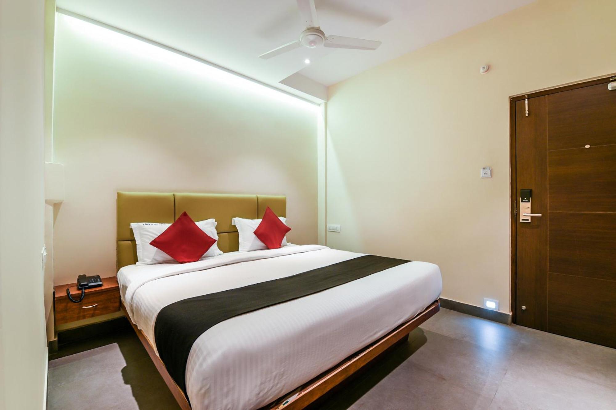 Super Capital O Siddartha Grand Hotel Vijayawāda Exterior foto