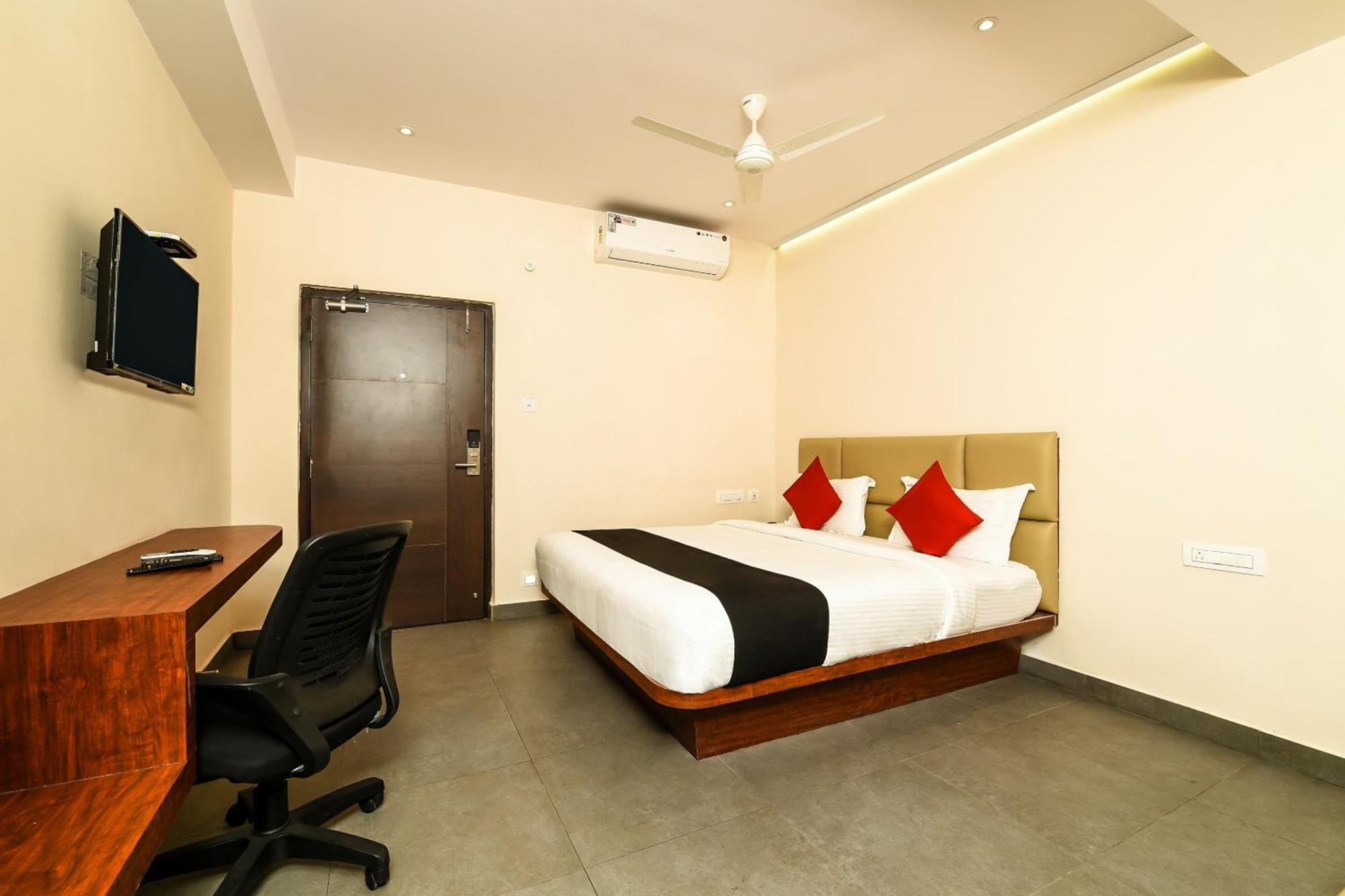 Super Capital O Siddartha Grand Hotel Vijayawāda Exterior foto