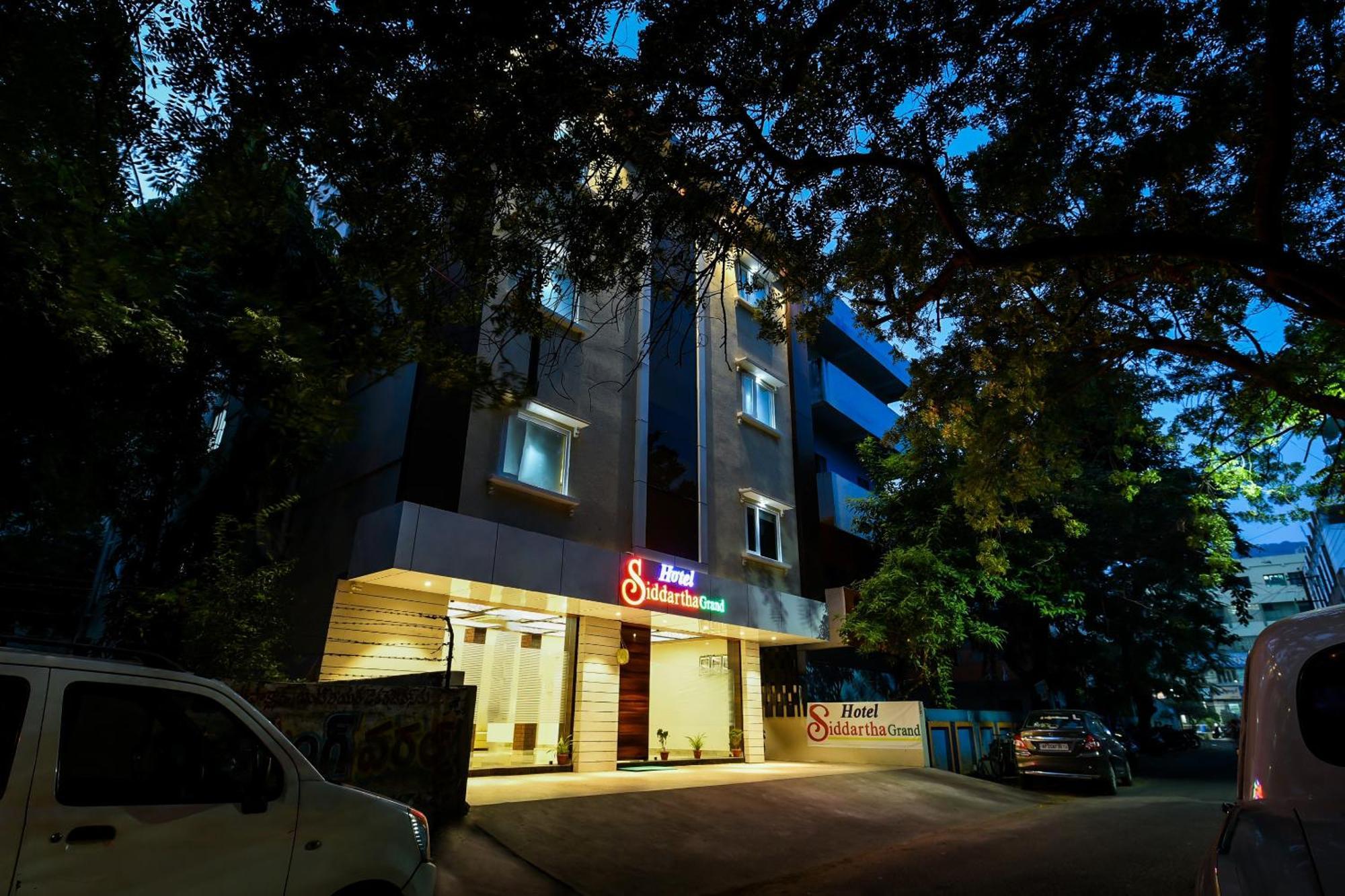 Super Capital O Siddartha Grand Hotel Vijayawāda Exterior foto