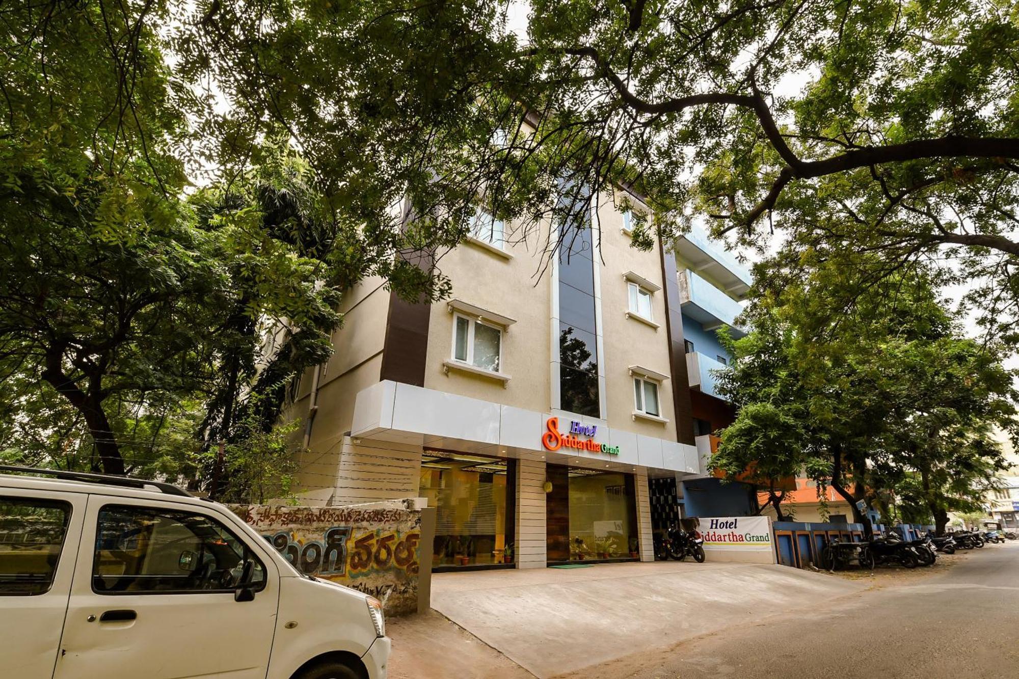 Super Capital O Siddartha Grand Hotel Vijayawāda Exterior foto