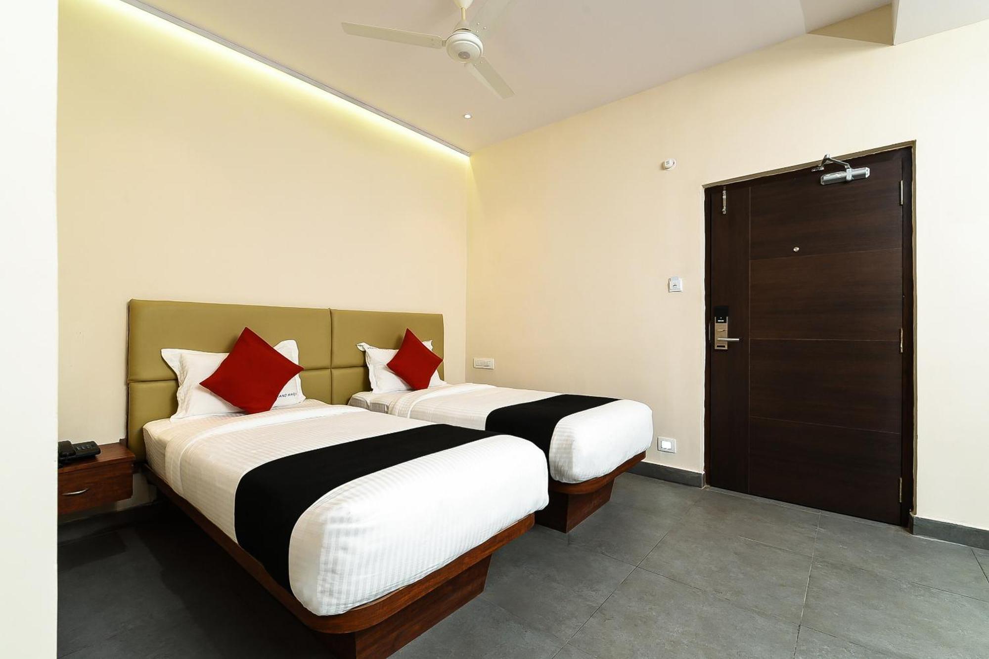 Super Capital O Siddartha Grand Hotel Vijayawāda Exterior foto
