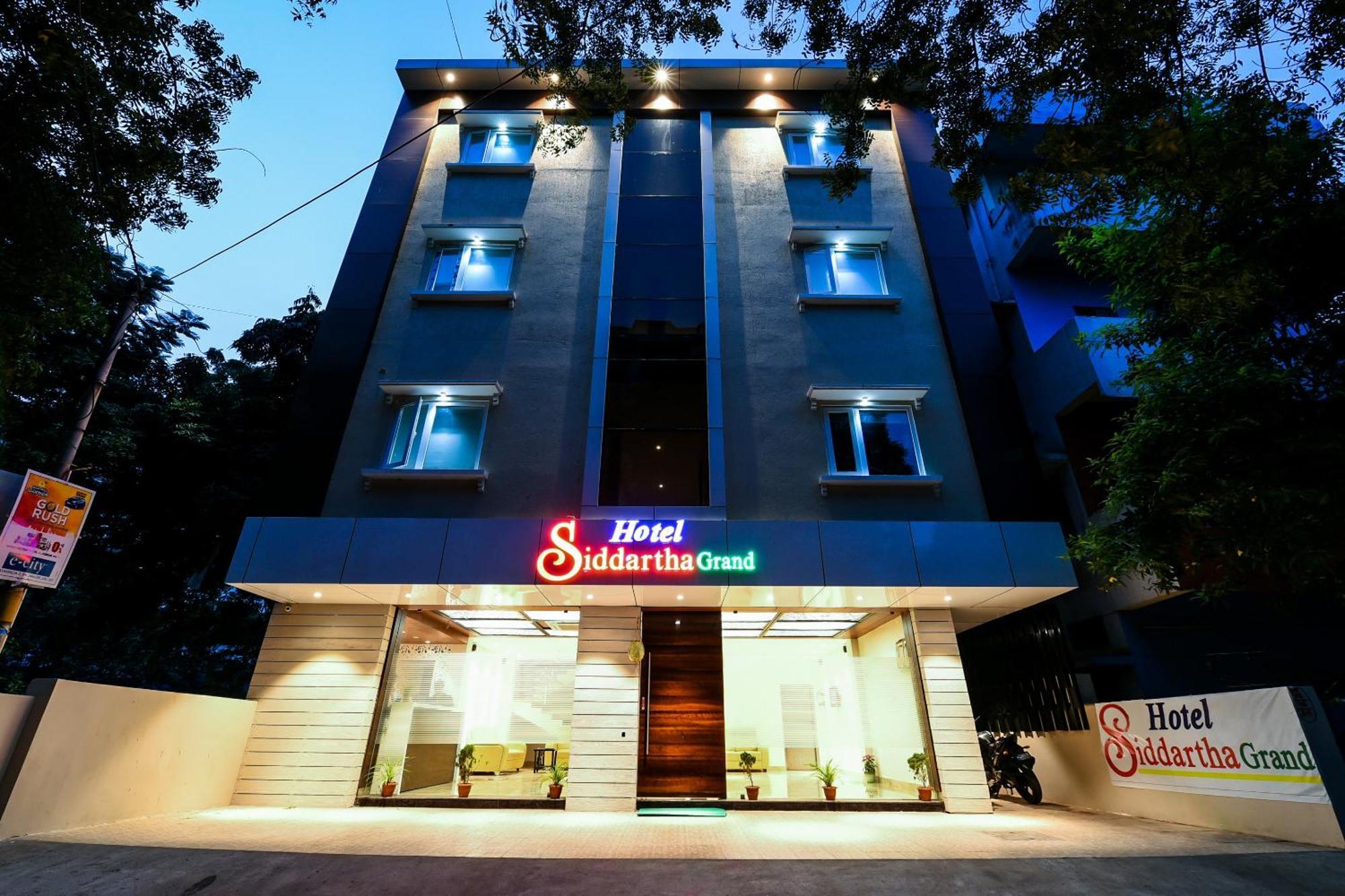 Super Capital O Siddartha Grand Hotel Vijayawāda Exterior foto