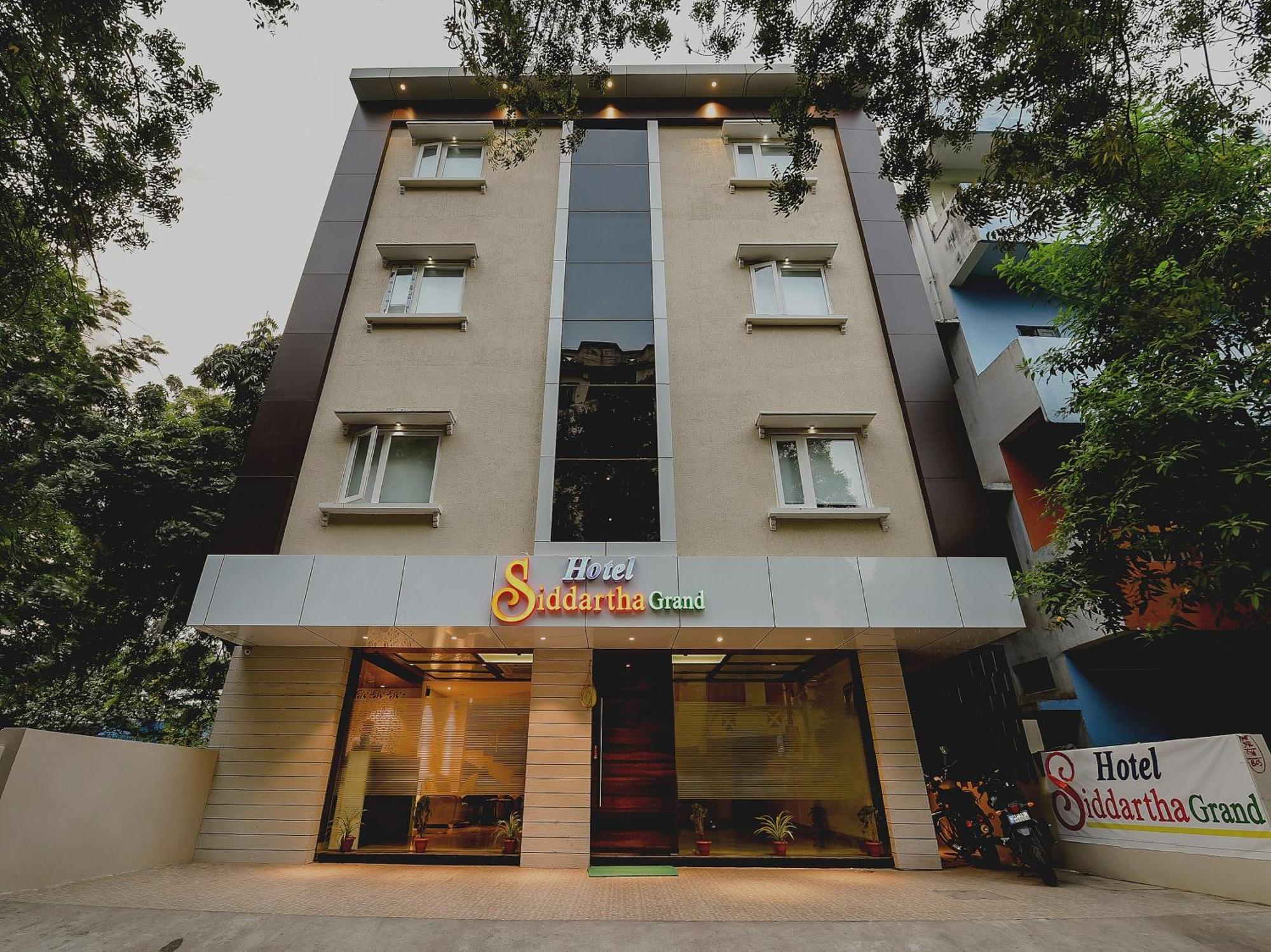 Super Capital O Siddartha Grand Hotel Vijayawāda Exterior foto